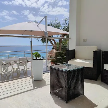 La Terrazza Sull'alba 코스타 레이